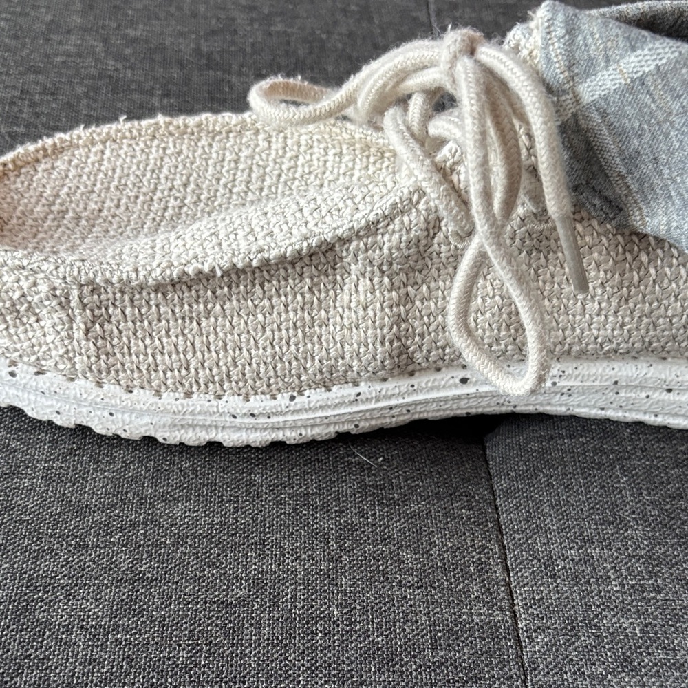 EUC Hey Dude Light Tan Collared Canvas Loafers - Picture 5 of 9